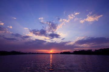 普宁市广太镇政府到高铁站有多少公里